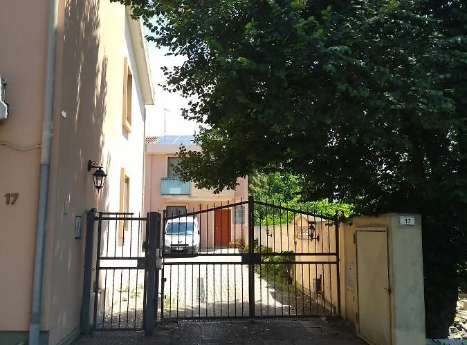 Casa Is Calitas * Solèminis