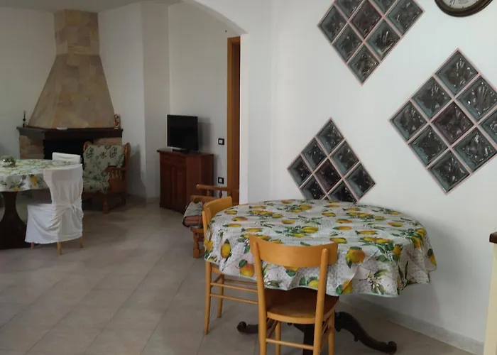 Habitación en casa particular Casa Is Calitas *